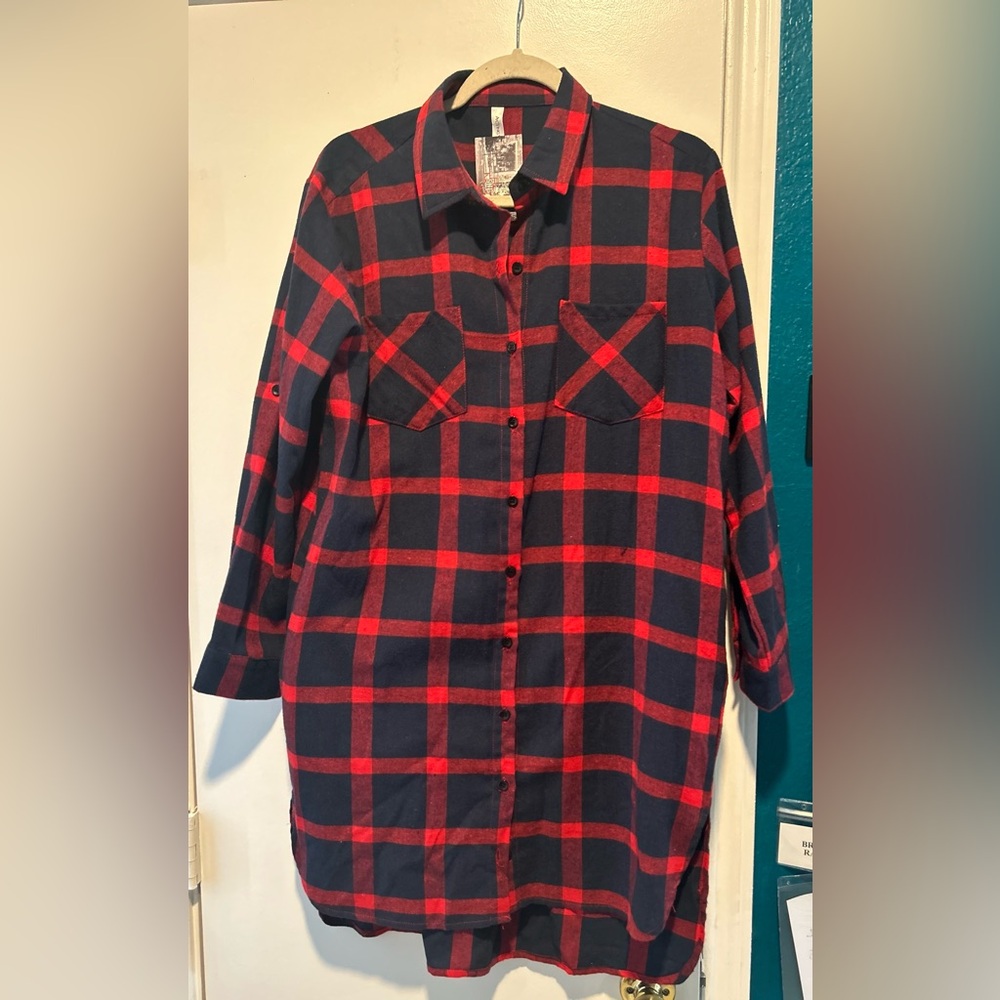 Acting Pro Red and Black Plaid Tunic with pockets on the sides